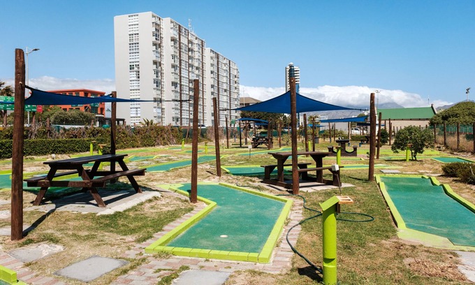 Strand House | Joubert 107 by HostAgents