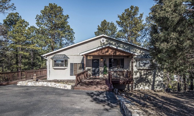 Ruidoso Cabin | Journeys End | Near Village of Ruidoso, Fireplace!