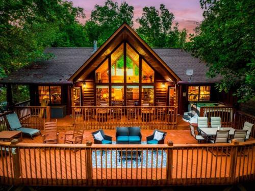 Sevierville Villa | Joy's Retreat Cabin