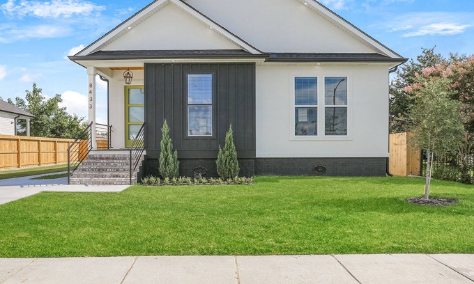 Chalmette House | joyful 3- bedroom with office space