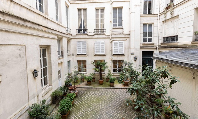 Les Halles Apartment | Joyful Apartment, 2br/6p Heart of Paris - Louvre