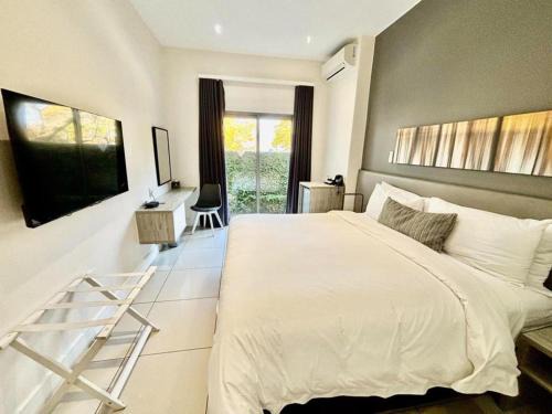 Moreleta Park Apartment | Joys Heaven