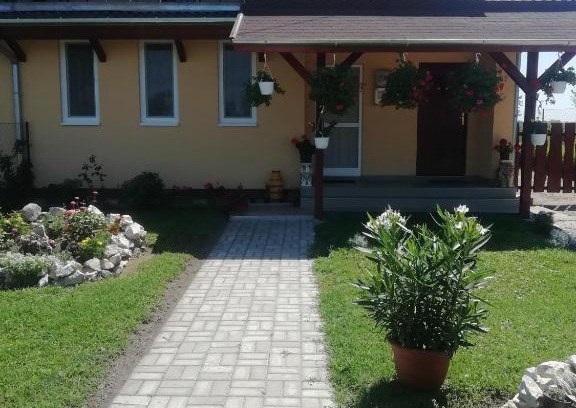Balatonkeresztur House | József Apartman