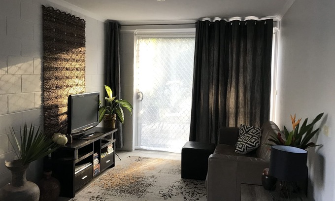 Nelly Bay Apartment | JR's on Mango on Beautiful Magnetic Island