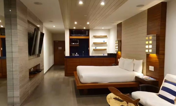 El Medano Ejidal Apartment | Jr. Suite at Hotel Bahia by Preferred Hotels