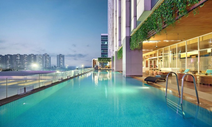 Kuningan Hotel | JS Luwansa Hotel and Convention Center