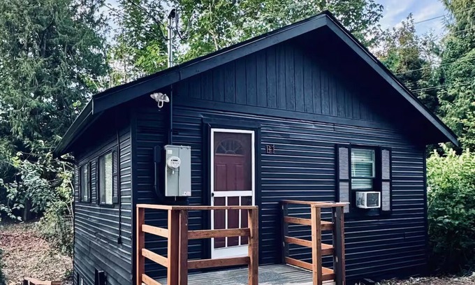 Juanita Apartment | Juanita Bay Cottages B1
