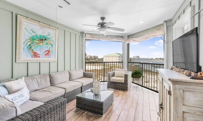 Orange Beach East Condo | Jubilee Landing 306, Beach & Bay, boat slip, pool
