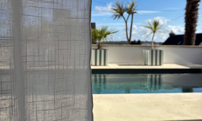 St.-Martin-des-Champs Villa | Julia's house - Private pool and jacuzzi