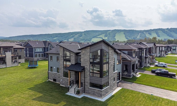 The Blue Mountains Ski Chalet | July & August 8500.00, September, October, November only 5500.00