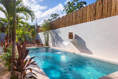 La Veleta House | Jungle 3BR Villa, Garden & Pool, La Veleta