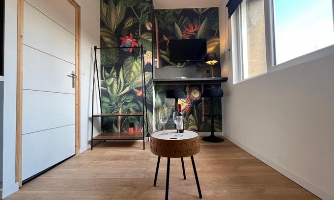 Calais Apartment | Jungle Boogie