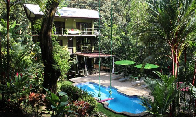 Manuel Antonio House | JUNGLE ROOST a beautiful jungle house within walking distance from the beach