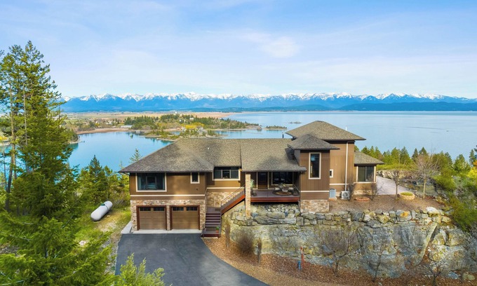 Somers House | Juniper Presents: Stunning 4-BR Lakeview Home on Craggy Cliff