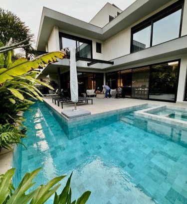 Jurere Villa | Jurerê Beach Villa - piscina jacuzzi sauna