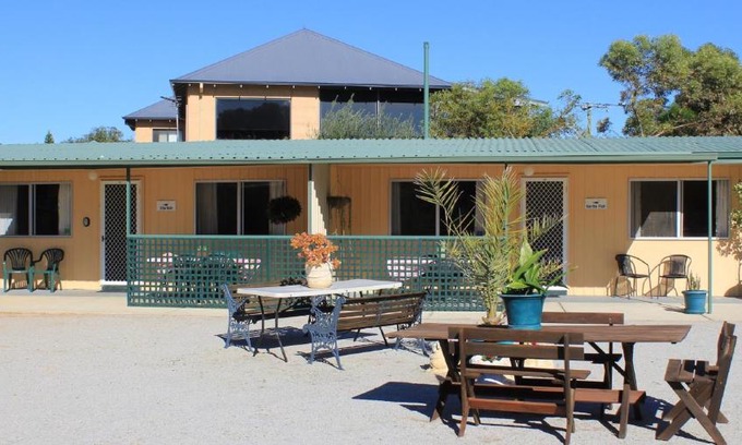 Jurien Bay Ski Chalet | Jurien Beachfront Holiday Units