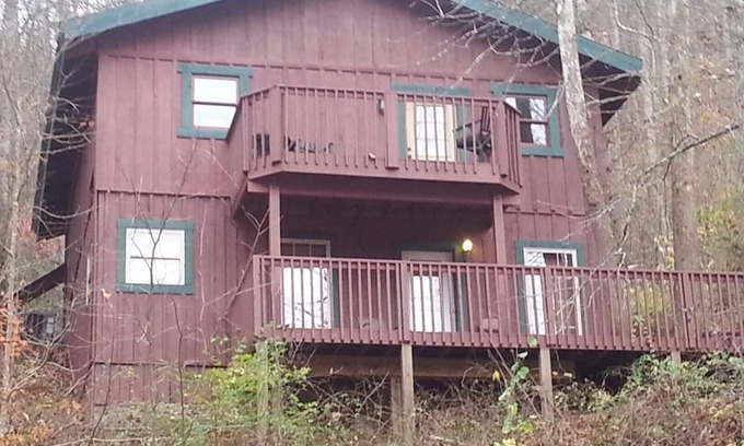 Slade Cabin | Just 1 mile from Natural Bridge State Park!