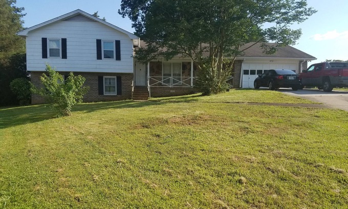 Lilburn House | Just 15 Minutes From Stone Mountain Park!