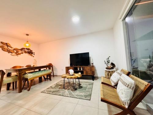 San Antonio Villa | Just a few steps from the Arena