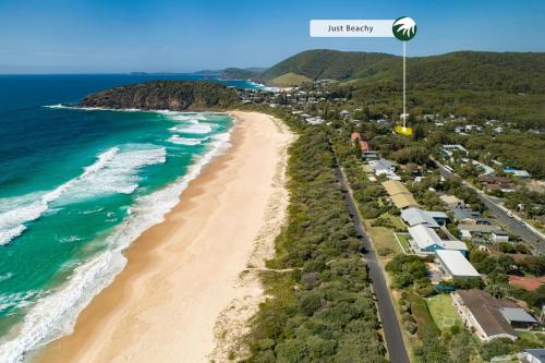 Boomerang Beach Apartment | Just Beachy