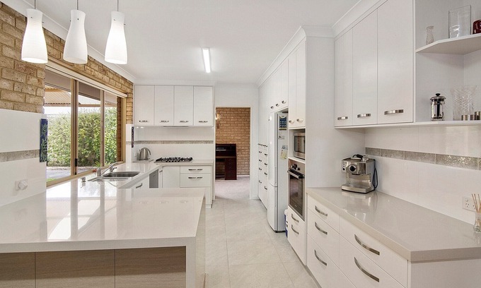 Abbey House | Just Beachy- Large yard, BBQ, WIFI