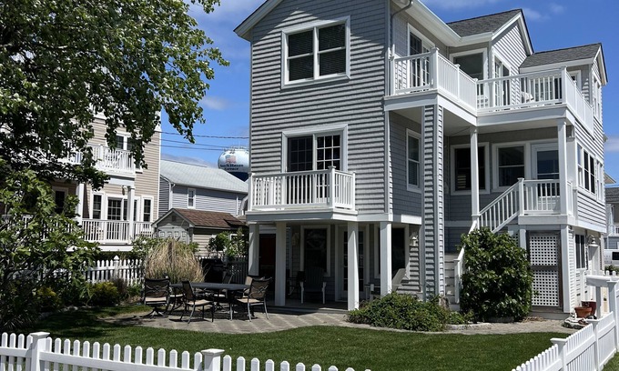 Beach Haven Terrace House | Just Beachy - Updated, Oceanside Home, 3 min walk to the beach, close to it all!