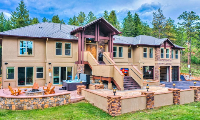 Woodland Park House | JUST LISTED -Family Gathering Paradise! Pool, Arcade, Hot Tubs, Fire Pits & MORE