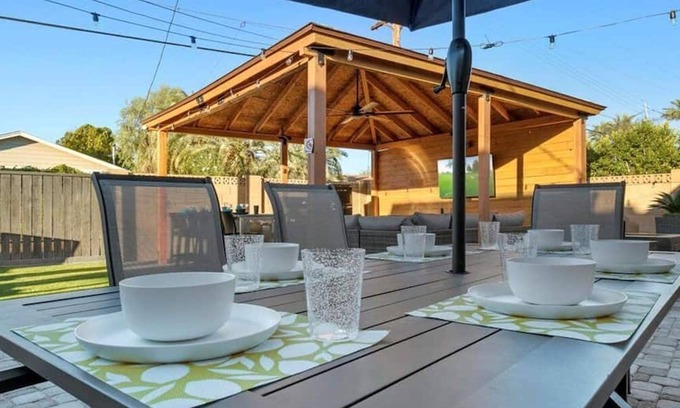 Scottsdale Highlands House | Just Listed! Old Town Paradise w/HTD* Pool & Spa!