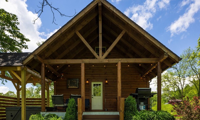 New Plymouth Cabin | Just minutes away from Hocking Hills parks!