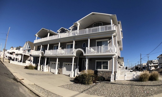 Townsend's Inlet House | Just off Beach Block Spacious Town Home with and easy walk to the Beach!