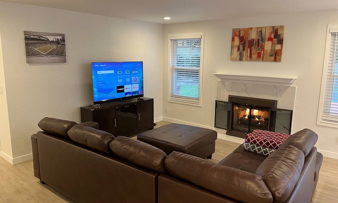 Juanita House | Just Remodeled 3bd/2.25ba in Kirkland/Juanita with Amazing Walkability