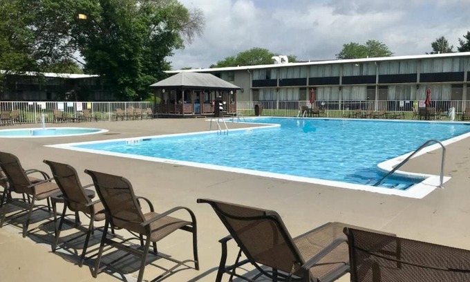 Bethlehem House | Just What You Were Looking For! Free Breakfast, Onsite Pool, Free Parking!