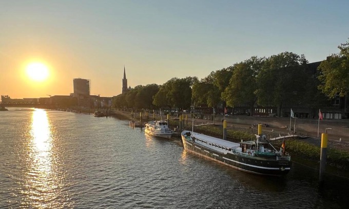 Altstadt Boat Rental | Küstenmotorschiff Aventura
