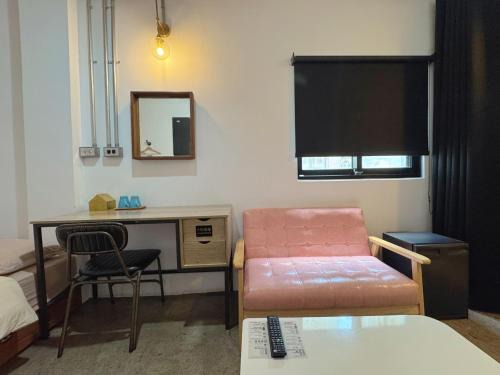 Central District Hotel | K. Gold