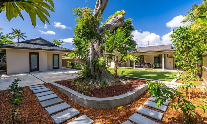 Kahala House | Kahala Zen by Gather: Spacious 5BR Modern Oasis w/Studio & Lush Garden