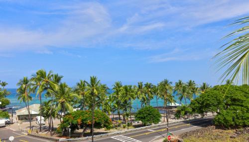 Kahaluu Bay House | Kahaluu Beach Villas 303