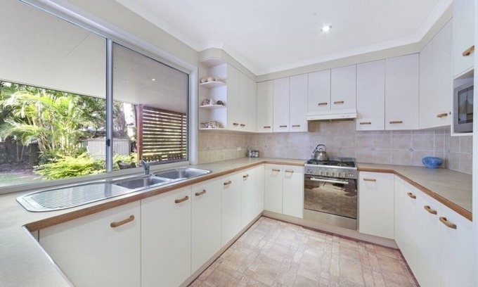 Brisbane Waterfront House | Kailani - Beach house @ Bulwer