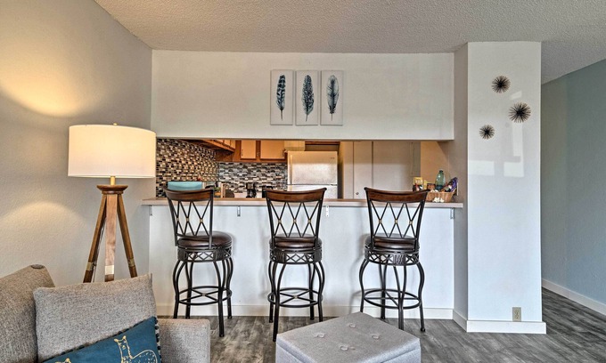 Historic Kailua Village Apartment | Kailua-kona Condo w/Lanai, Walk to Beach + Pier!