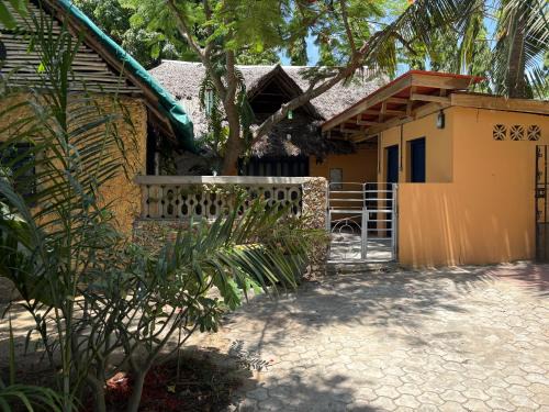 Mtwapa Ski Chalet | Kajiji Jobat