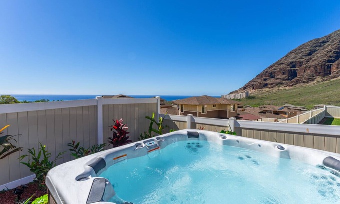 Makaha Valley House | Kalo Homes - Ocean View Escape
