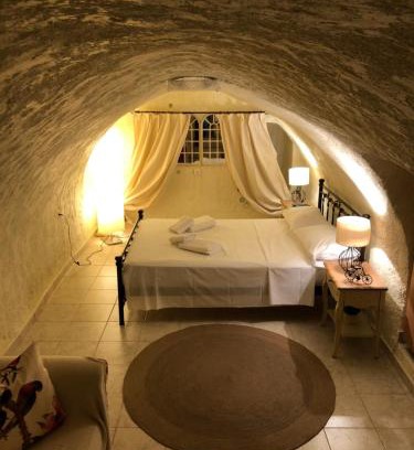 Alika Apartment | Kamares Cave House 3