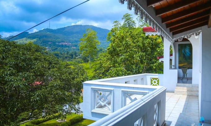 Peradeniya House | Kandy Leisure