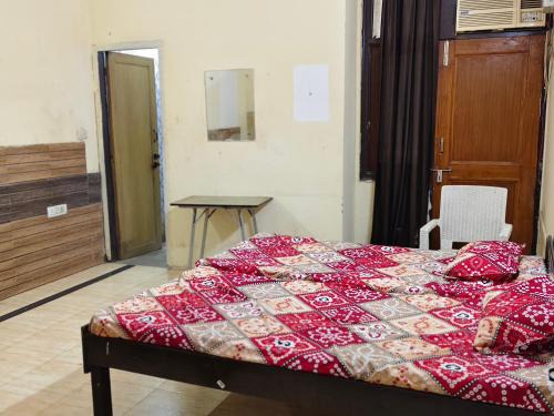 Noida Hotel | Kanha ji Hotel