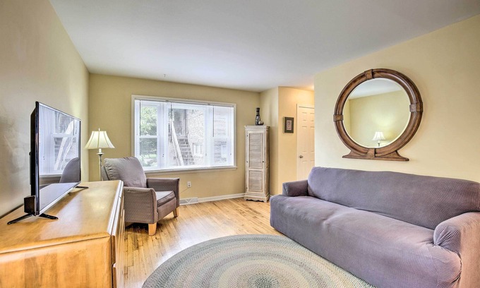 Northeast Kansas City Apartment | Kansas City Apt, Walk to KC Museum/Med School