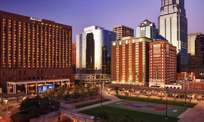 Downtown Kansas City Hotel | Kansas City Marriott Downtown