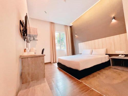 Tanjung Hotel | KARANG TIMUR Hotel