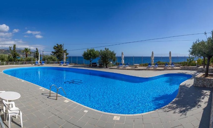 Kardamyli Hotel | Kardamili Beach Hotel