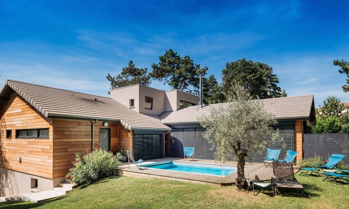 Limonest House | Karen Chocolat's house, relaxation and delicacy 10 km from Lyon!