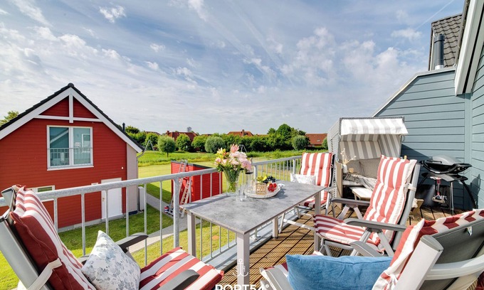 Busum Apartment | Karlsson Büsum: fireplace, infrared cabin, close to the beach and the North Sea, balcony