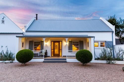 Prince Albert House | Karoo Masterclass House and Karoo Masterclass Cottage - Accommodation Prince Albert